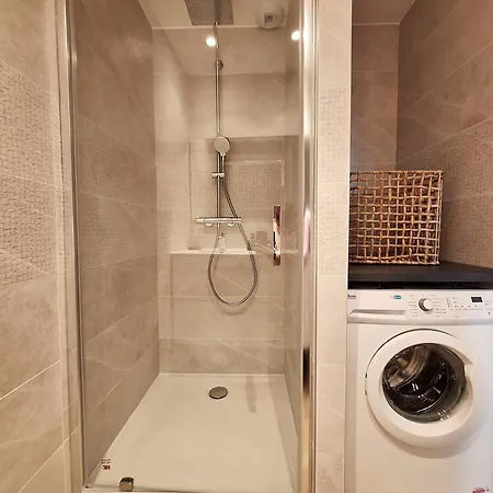 Superbe T3 Vue Sur Parking Prive Classe 3 Etoiles Apartment